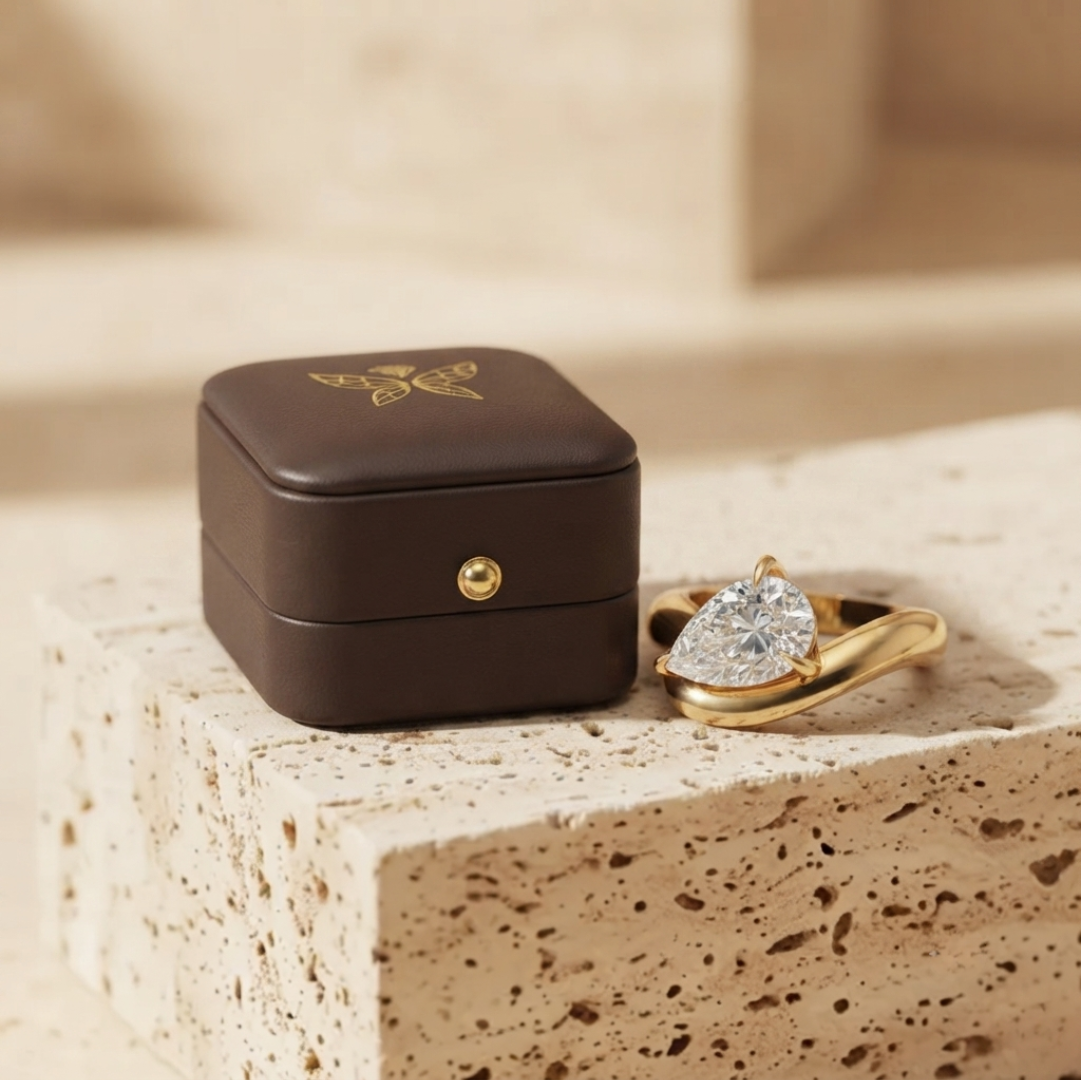 The Modern Horizon | Horizontal Pear-Cut Lab-Grown Diamond Ring
